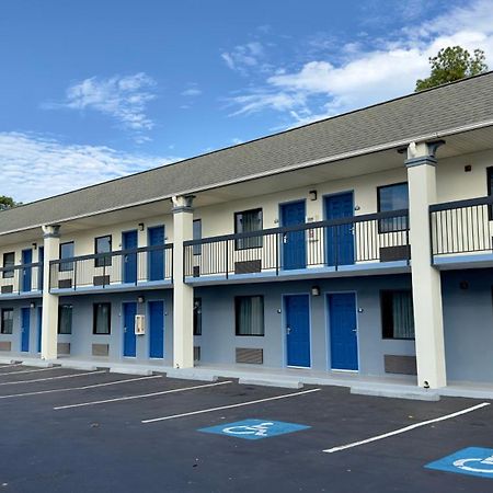 Days Inn By Wyndham Lexington-Columbia Экстерьер фото