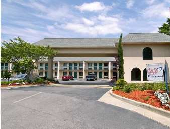Days Inn By Wyndham Lexington-Columbia Экстерьер фото